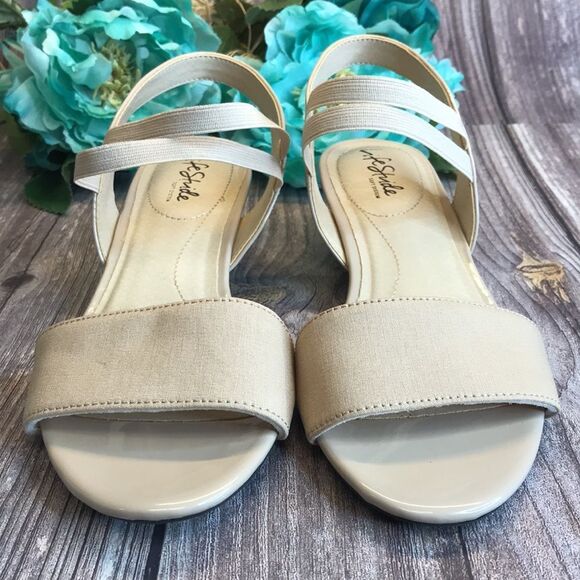 LIFESTRIDE Yolo Tan Ankle Strap Sandals - Picture 9 of 9